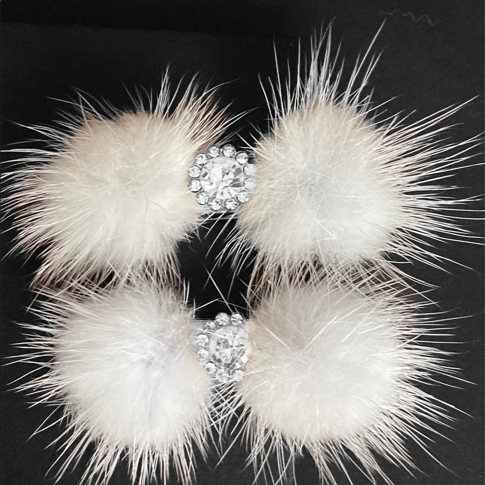 Pom Pom Hair Clips